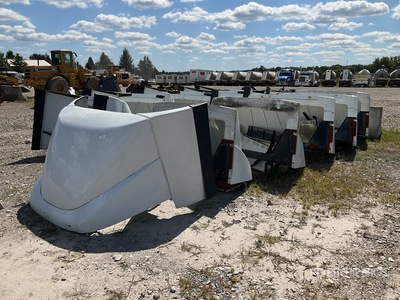 Quantity of (11) Volvo Roof Fairings Parti di autocarro - Fits Truck