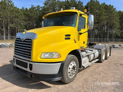 2010 Mack CXU613 6x4 Cabeza Tractora Cabina Corta