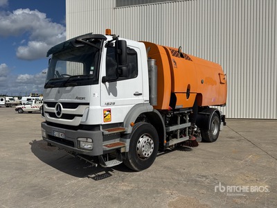 Eurovoirie on 2012 Mercedes-Benz AXOR 1829 Balayeuse Kehrmaschine