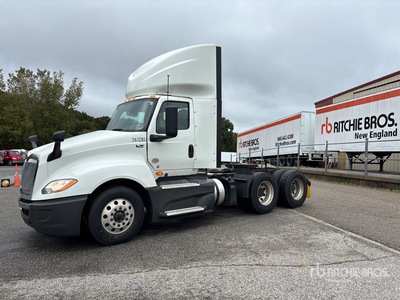 2021 International LT625 6x4 Cabeza Tractora Cabina Corta