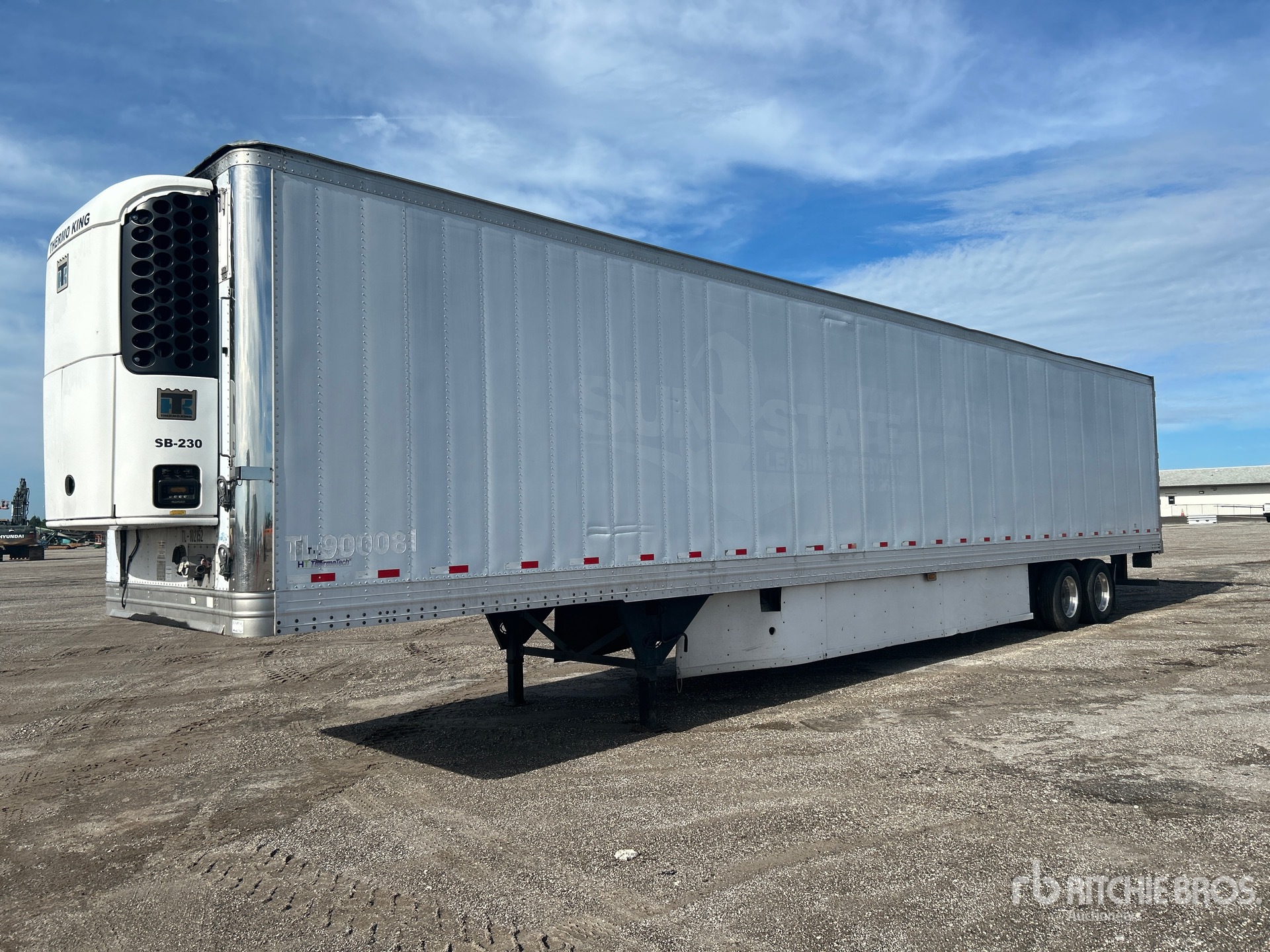 2012 Hyundai 53 ft x 102 in Sliding T/A Remolque refrigerado