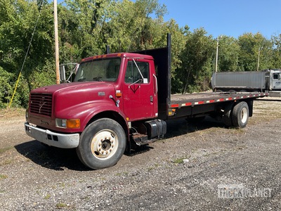 1999 International 4700 4x2 Flatbed Truck (Inoperable)