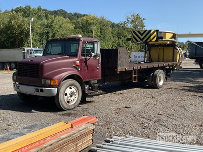 1998 International 4700 4x2 شاحنة مليّن اصطدام (Inoperable)