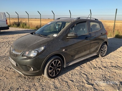 2019 Opel Karl سيارة