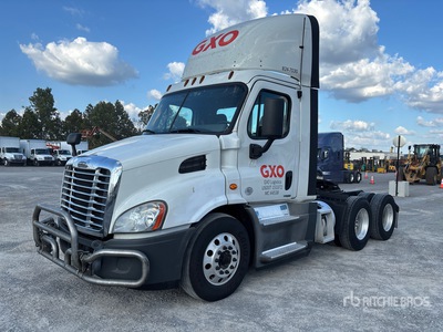 2018 Freightliner Cascadia 113 6x4 Ciągnik siodłowy T/A z kabiną dzienną