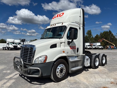 2018 Freightliner Cascadia 113 6x4 تراكتور شاحنة نهارية (ثنائية المحور)