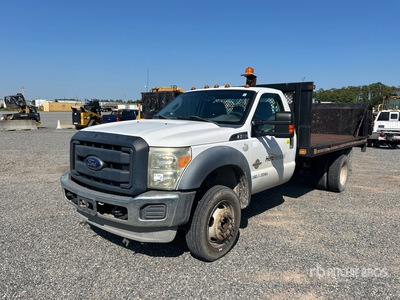 2013 Ford F-550 XL 4x2 平台トラック