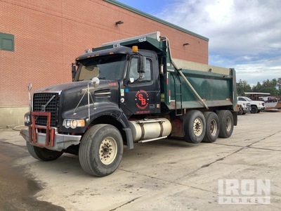 2003 Volvo VHD84F 8x4 Tri/A Dump Truck