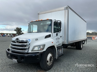 2017 Hino 268 4x2 Camion fourgon