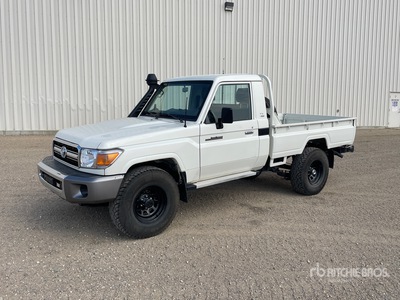 Toyota Land Cruiser 4x4 Pickup