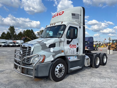 2018 Freightliner Cascadia 113 6x4 T/A Day Cab Truck Tractor