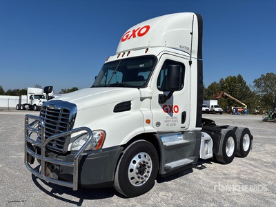 2018 Freightliner Cascadia 113 6x4 تراكتور شاحنة نهارية (ثنائية المحور)