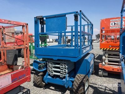 2005 Genie GS-2668 4x4 Dual Fuel Elevador de tijera