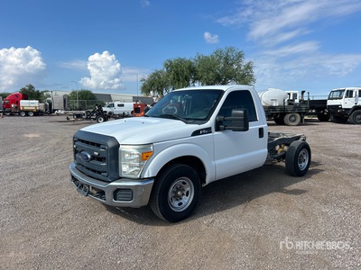 2015 Ford F-250 XL 4x2 Cab and Chassis