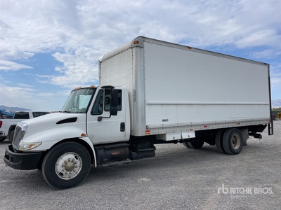 2004 International 4300 4x2 Van Truck