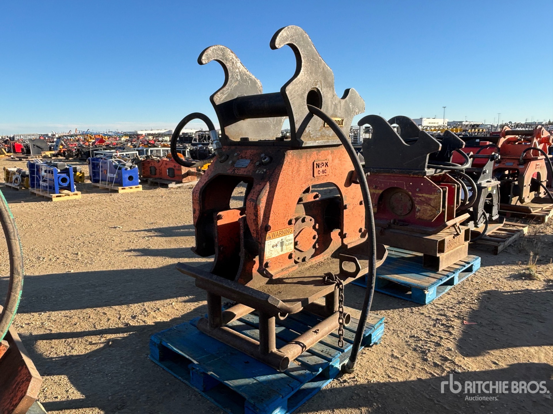 NPK C8C-C8100 33 in Q/C Excavator Plate Compactor
