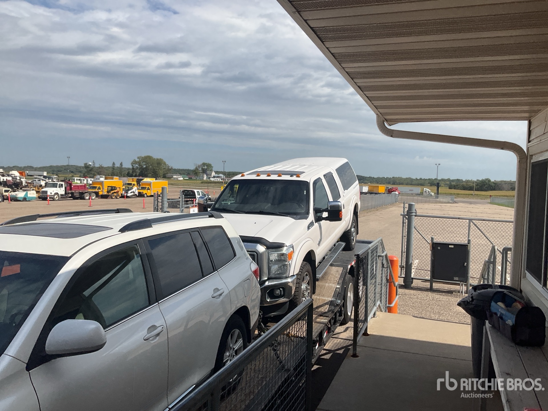 2015 Ford F-350 Lariat 4x4 Crew Cab Pickup