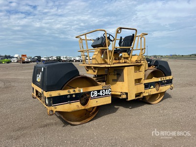 1999 Cat CB-434C Dubbele trommelwals