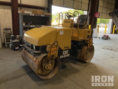 2002 Cat CB224D Compacteur  double bille
