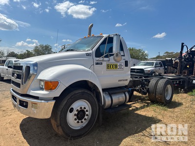 2013 Ford F-750 4x2 Cab and Chassis