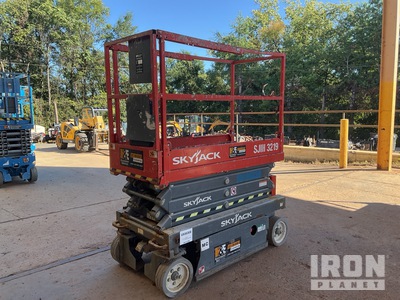 2016 Skyjack 3219 Electric Scissor Lift