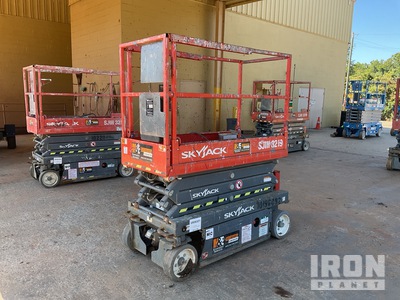 2016 Skyjack 3219 Electric Scissor Lift