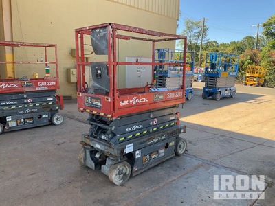 2016 Skyjack 3219 Electric Scissor Lift