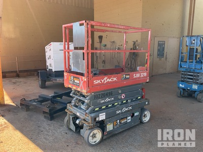 2017 Skyjack 3219 Electric Scissor Lift