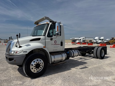2018 International 4300 4x2 Cabina y chasis