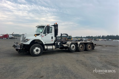 2013 International SF637 8x4 Hooklift Truck