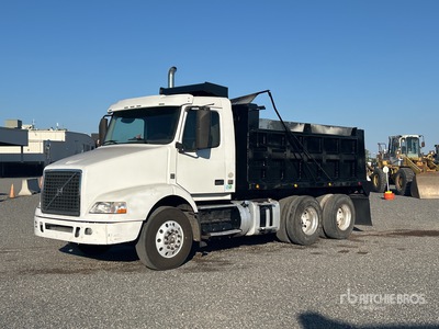 2014 Volvo VNM200 6x4 T/A Dump Truck