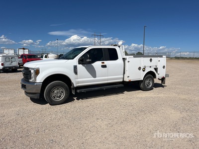 2018 Ford F-350 XL 4x4 Extended Cab Utility Truck (Inoperable)