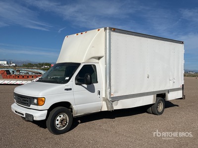 2003 Ford E-450 4x2 Autocarro furgonato