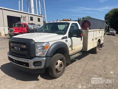 2016 Ford F-450 Super Duty 4x2 Service Truck