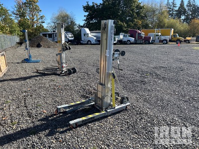 Sumner 2010 Material Hoist