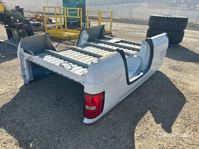 2015 GMC 8 ft Truck Box Varios