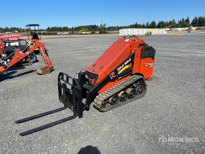 2014 Ditch Witch SK 755 Mini Chargeuse sur rails compacte
