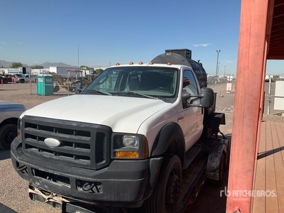 2007 Ford F-450 XL 4x2 شاحنة توزيع أسفلت
