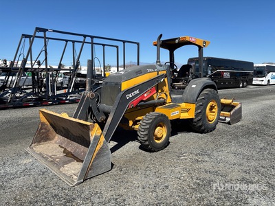 2021 John Deere 210L EP 4x4 Pala gommata per cura del verde