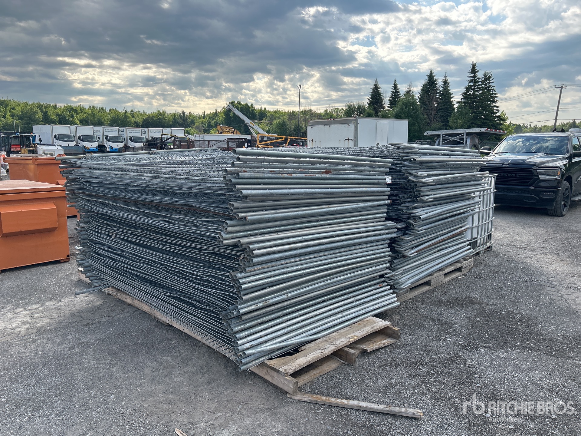 Quantity of (200) 6 ft Temporary Site Fence
