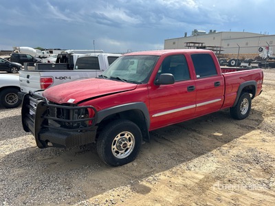 2003 GMC Sierra 1500 4x4 Crew Cab Pick-up (Inoperable)