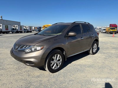 2013 Nissan Murano を見 SUV