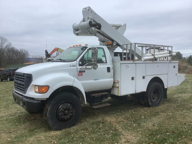 Altec TA40 40 ft on 2000 Ford F-650 Super Duty XL 4x2 Bucket Truck