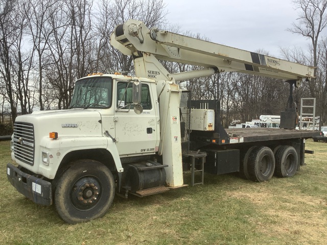 National 8000 42000 lb Straight Boom on 1995 Ford LNT8000 6x4 Boom Truck