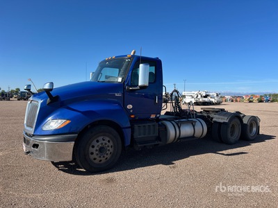 2019 International LT625 6x4 Cabeza Tractora Cabina Corta