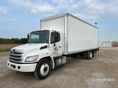 2018 Hino 268 4x2 Furgoneta caja cerrada