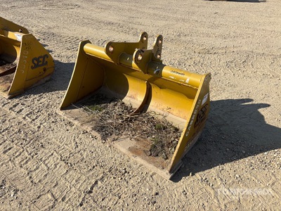 SEC 50 in Cleanup Excavator Bucket