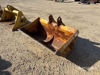 SEC 50 in Cleanup Excavator Bucket