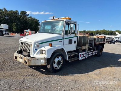 2000 Freightliner FL60 4x2 شاحنة قلابة /محور واحد