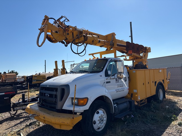 2008 Terex Telelect Commander C4047 on 2008 Ford F-750 XL 4x2 Digger Derrick Truck (Inoperable)